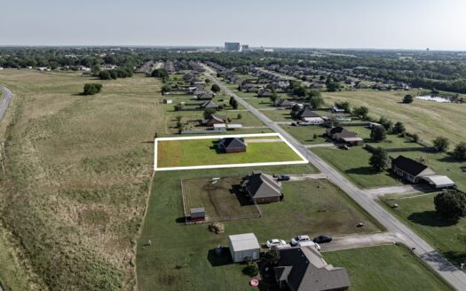 105 Glenbrook Dr, Calera OK